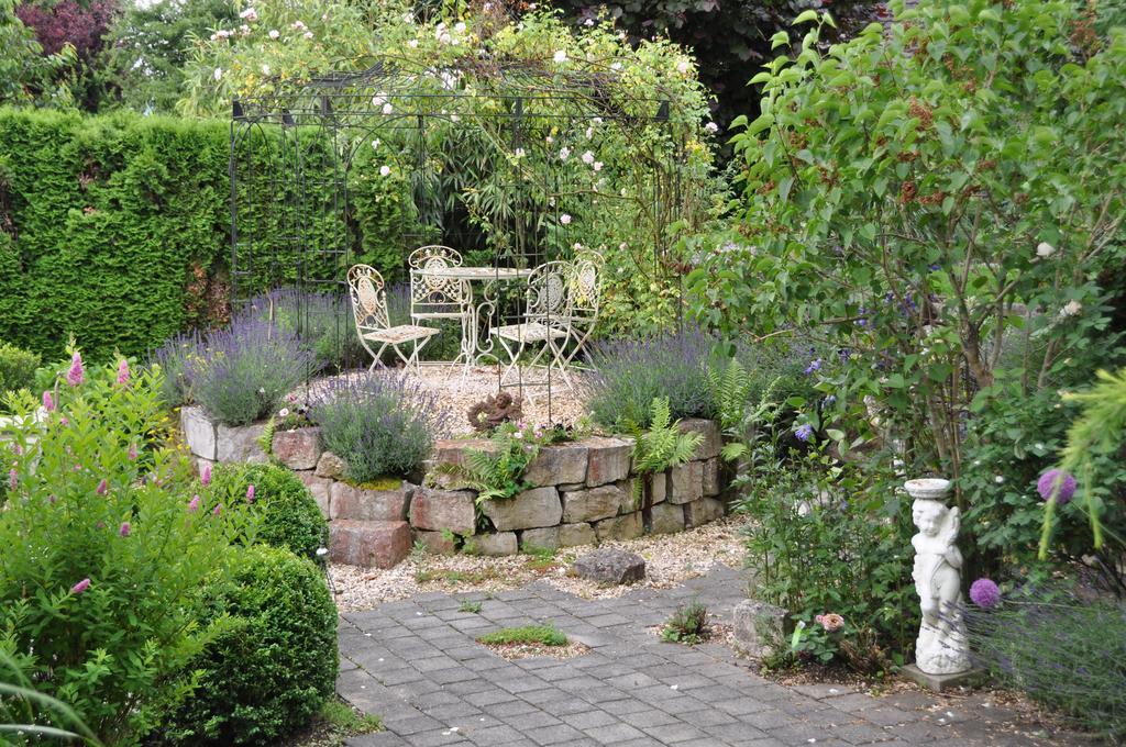 Wolfhausen Im Roeseligarten מראה חיצוני תמונה