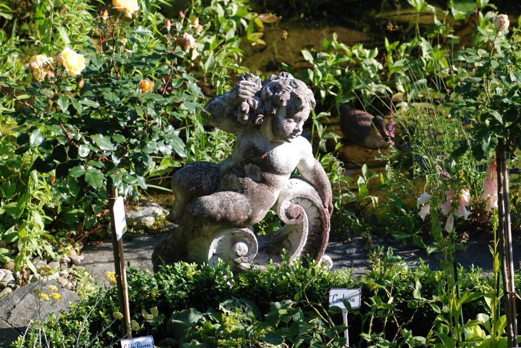 Wolfhausen Im Roeseligarten מראה חיצוני תמונה
